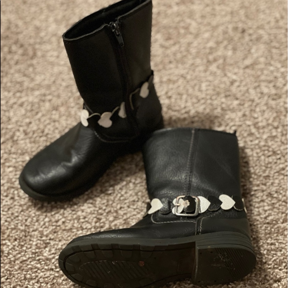 Girls heart boots